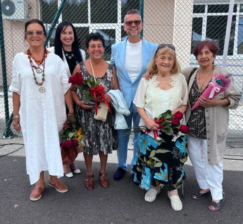 С искрена признателност към дългогодишните…